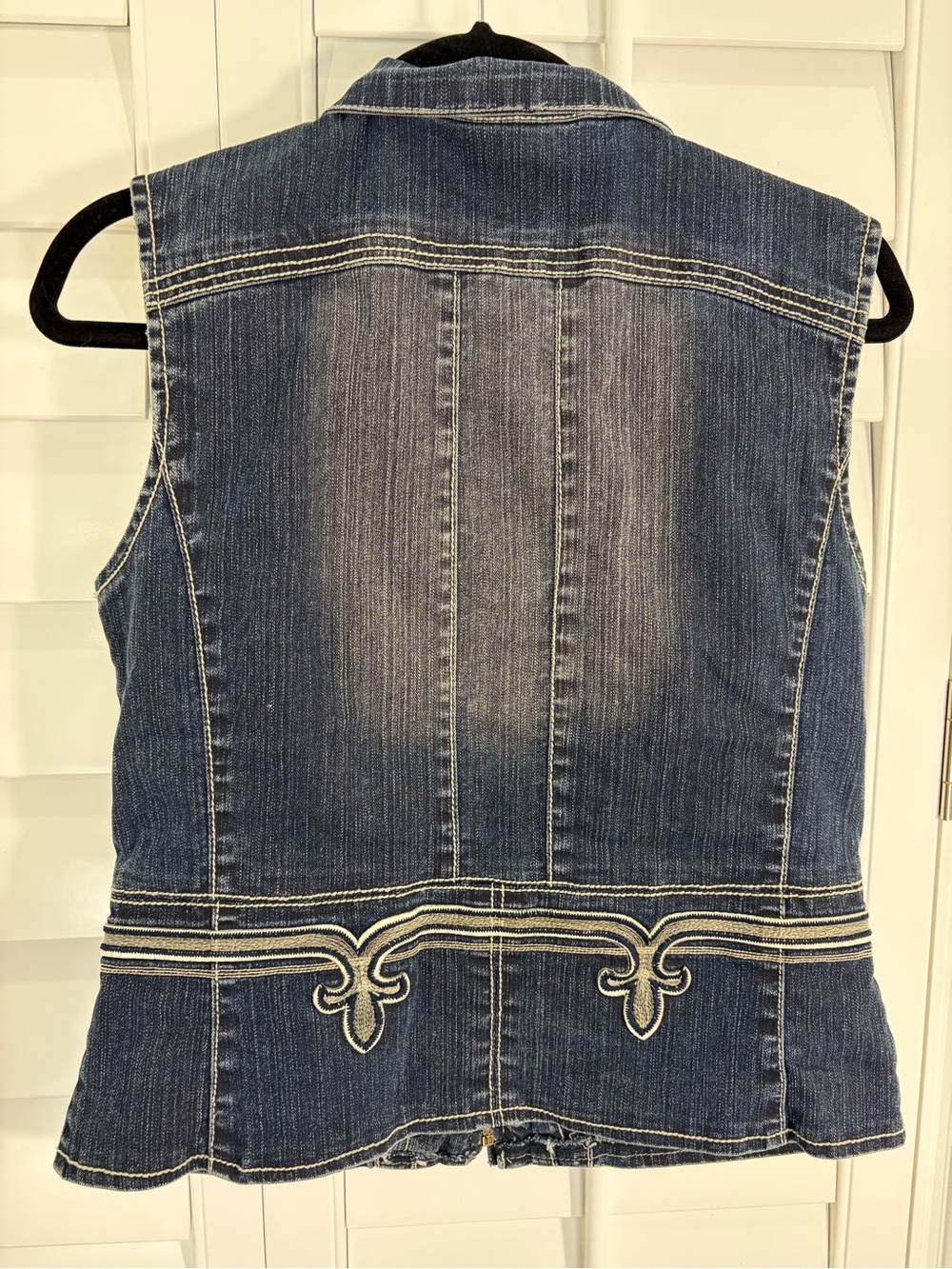 ETHYL Vintage Denim Zip-Front Vest with Fleur de lis Embroidery (4) - Picture 2 of 5
